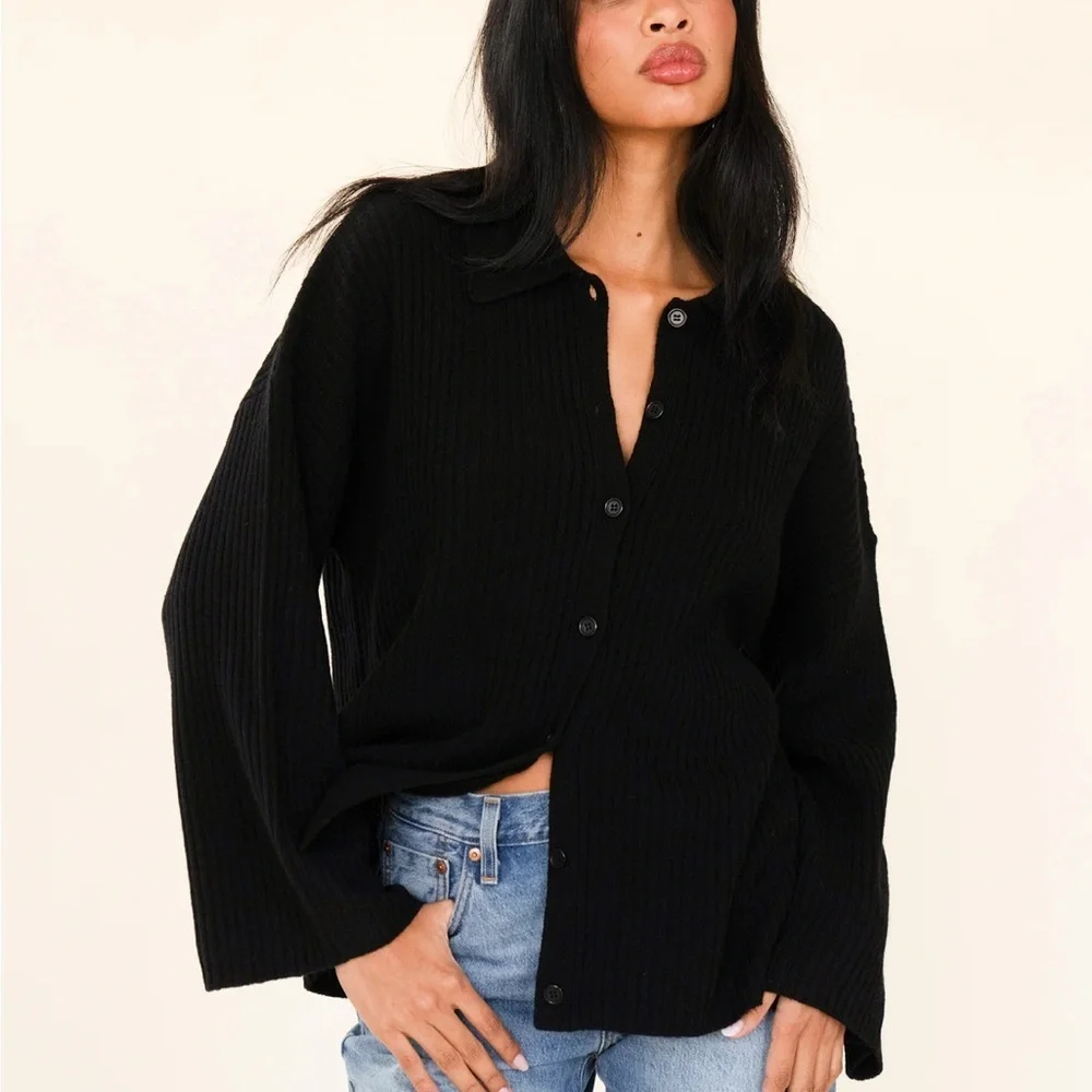 Sisterhood Clio Cardigan 100% Merino Wool Minimalist Chic - Picture 5 of 10